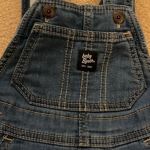 12M Carter’s and Oshkosh bundle - Picture 3 of 7